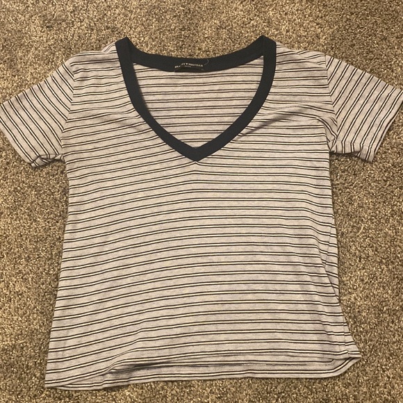 brandy melville tee - Picture 1 of 4
